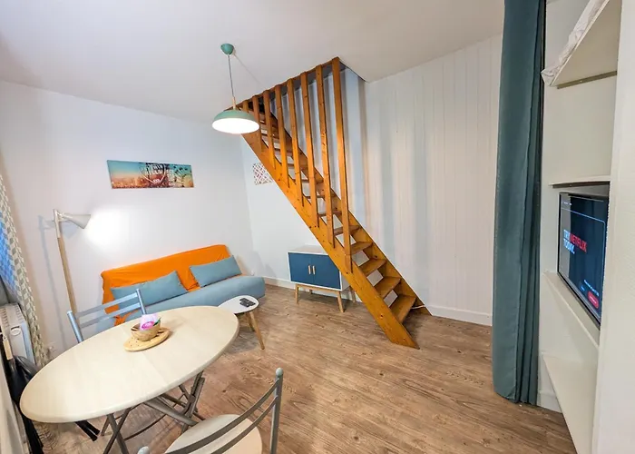 Ponta T2 - Proche Gare, Parc De Blossac Et Centre-ville Apartment