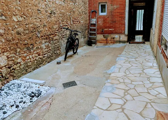 Ponta T2 - Proche Gare, Parc De Blossac Et Centre-ville *