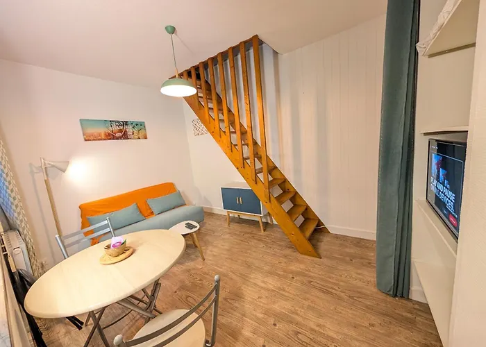 Ponta T2 - Proche Gare, Parc De Blossac Et Centre-ville Apartment